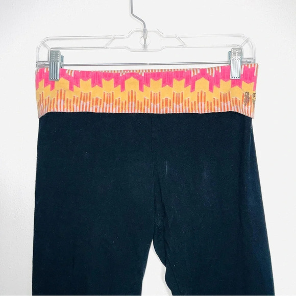Victoria’s Secret Black Printed Fold Over Waist Capri Leggings Small Women’s - Picture 3 of 11